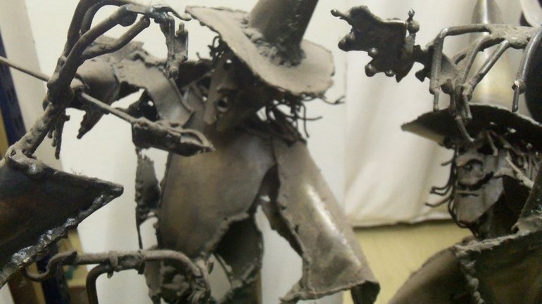 Sculpting the Secret, Black and Midnight Hags