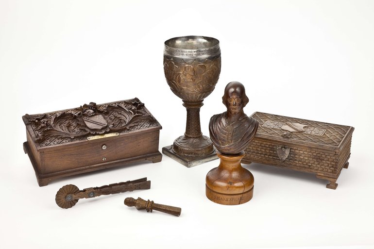 Mulberry wood souvenirs