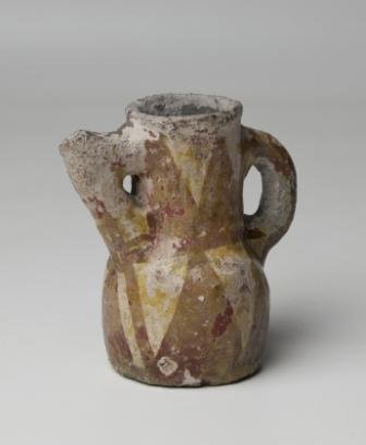 Child's feeding bottle dating around 15th-16th century. SBT 1996-3 .