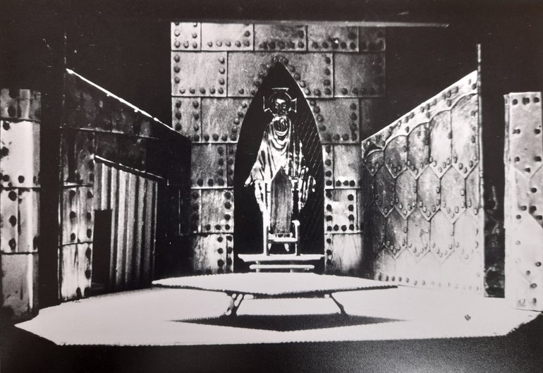 Set model for Henry VI, 1963 (RSC_PR_3_1_1963_HH11).jpg