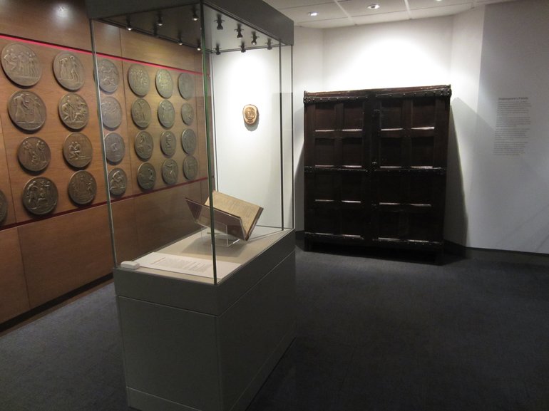 See the Cubboarde of Boxes on display in the ‘Famous Beyond Words’ Exhibition at the Shakespeare Centre.