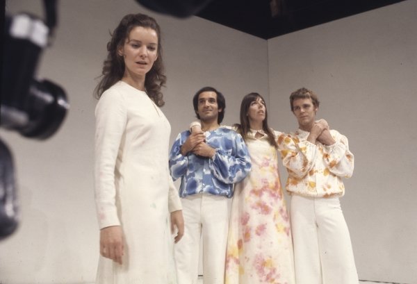 Ben Kingsley as Demetrius, wearing blue and white shirt Reg Wilson © RSC