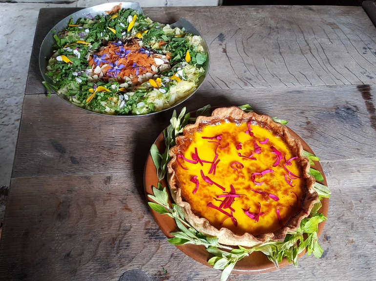 Grand sallat and tart of custard