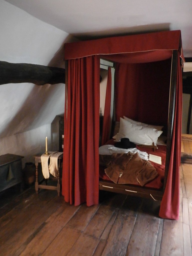Bed at Anne Hathaway's Cottage