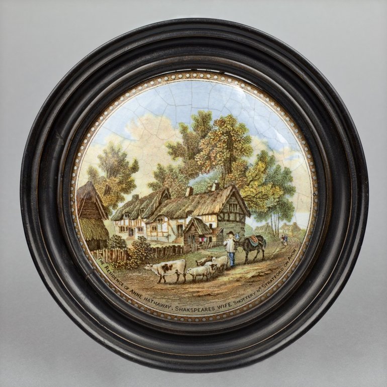 Prattware potlid showing cottage and cattle, mid to late 19th century
