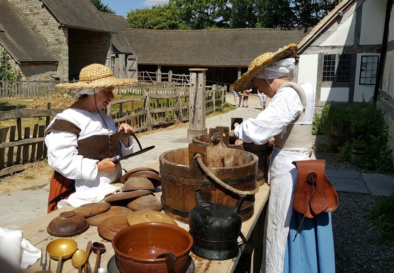 Volunteer at Mary Arden's Farm