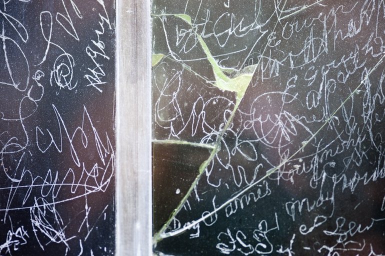 birthplace window signatures
