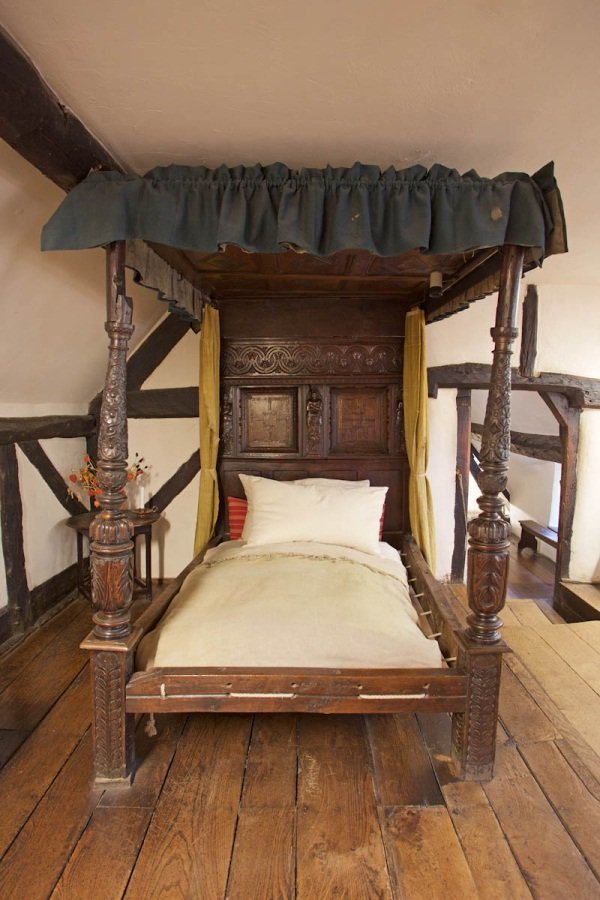 Hathaway Bed