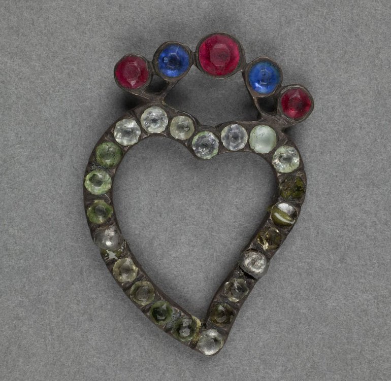 An 18th Century heart-shaped brooch of Luckenbooth design