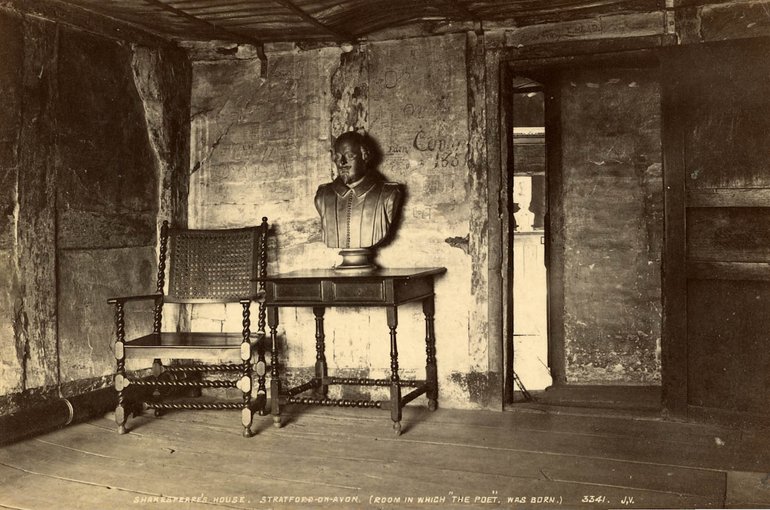 Shakespeare's Birthroom / Birth Room