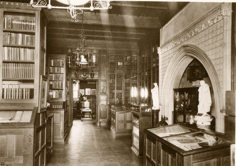 Interior Shakespeare Memorial Library, circa 1925