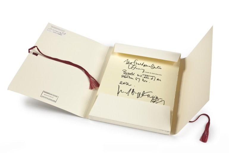 Spanish Comedy of errors (2008) wrapper cover open