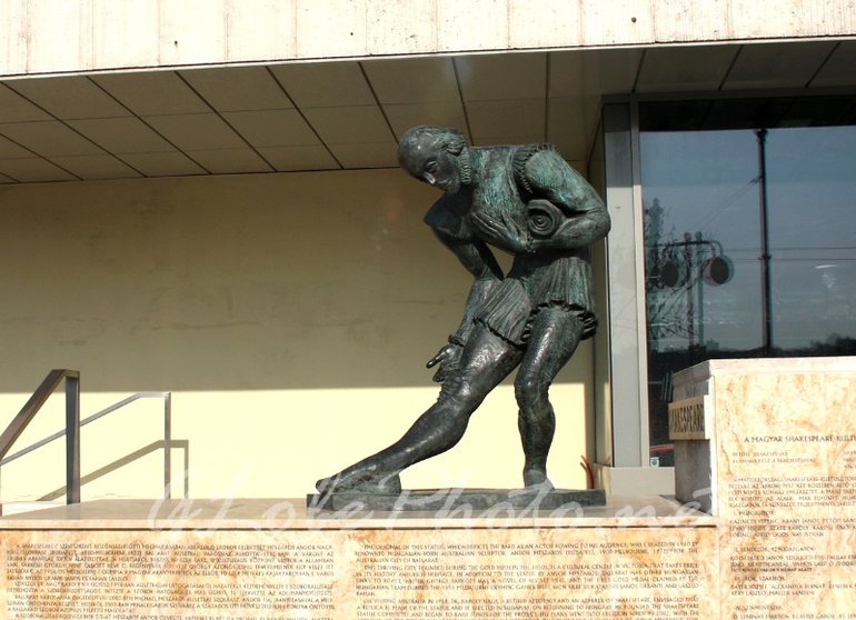 Shakespeare sculpture in Budapest