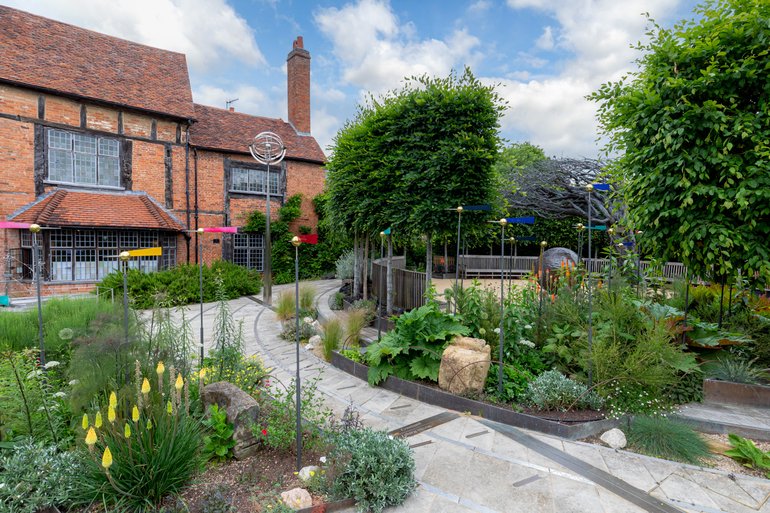 sm-SBT New Place Garden 11a